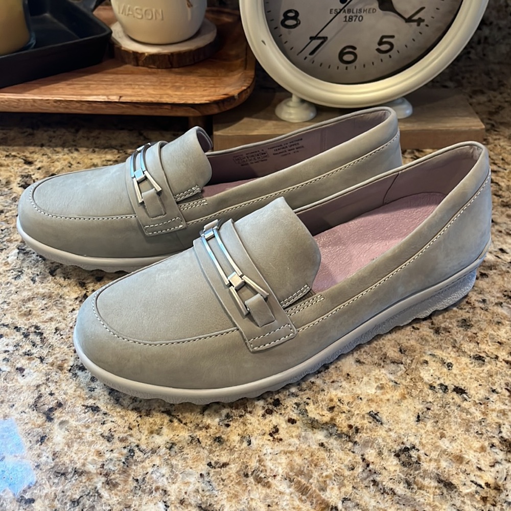 ARAVON Josie Bit Loafer